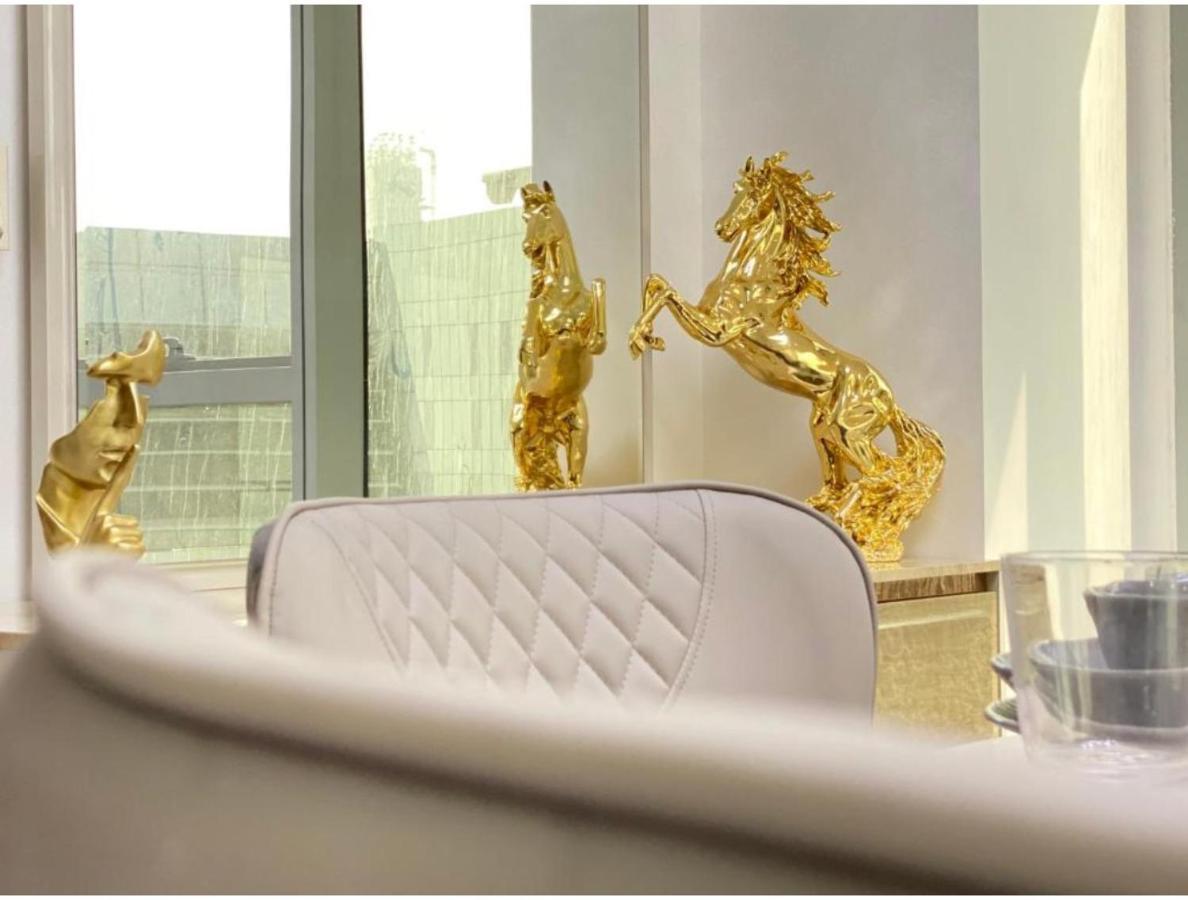 The Penthouse Near Burj Khalifa And Dubai Mall Экстерьер фото