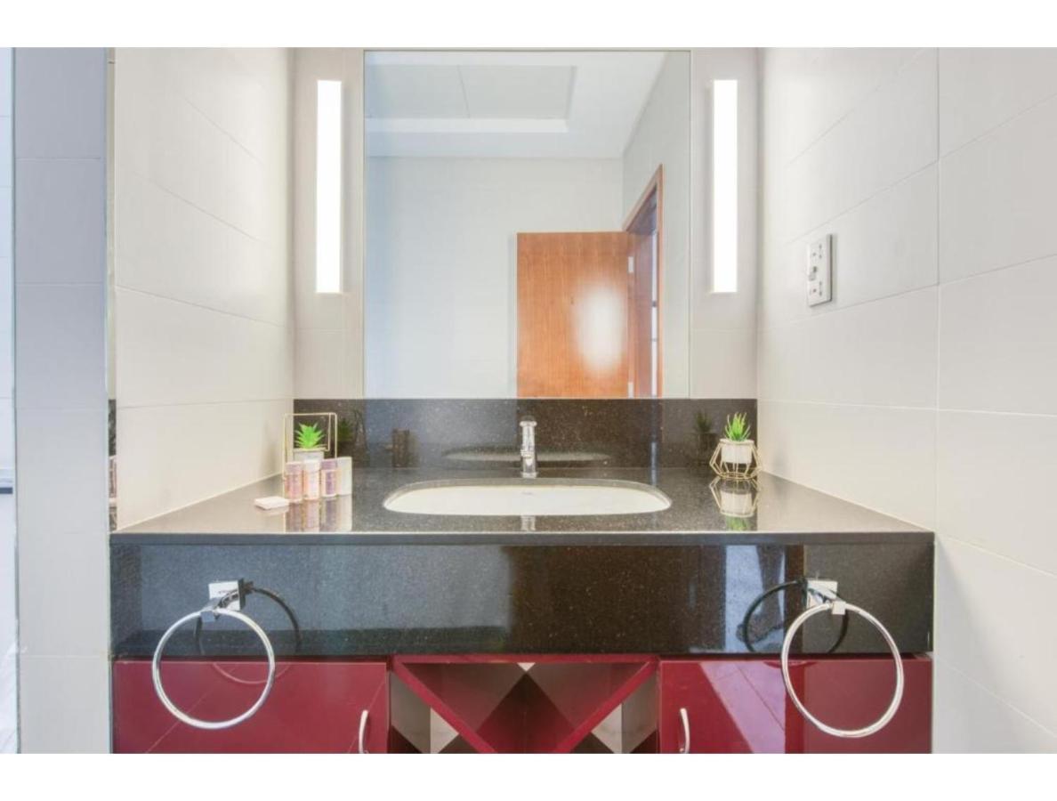 The Penthouse Near Burj Khalifa And Dubai Mall Экстерьер фото